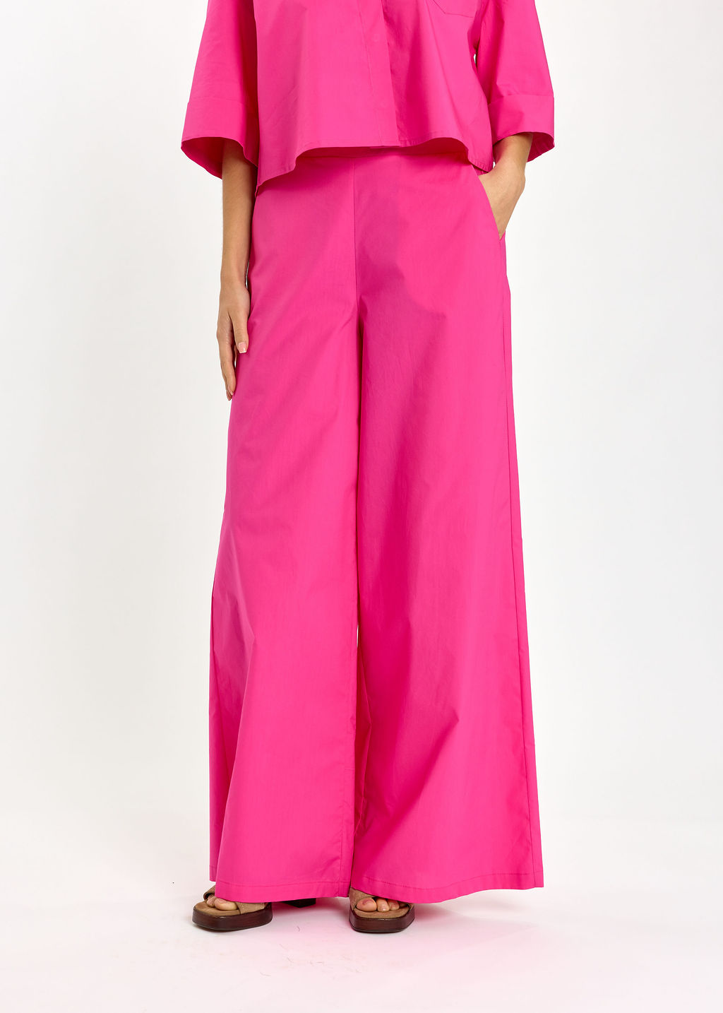 PANTALON LONG ÉVASÉ EN POPELINE UNIE CASSIA FUSHIA