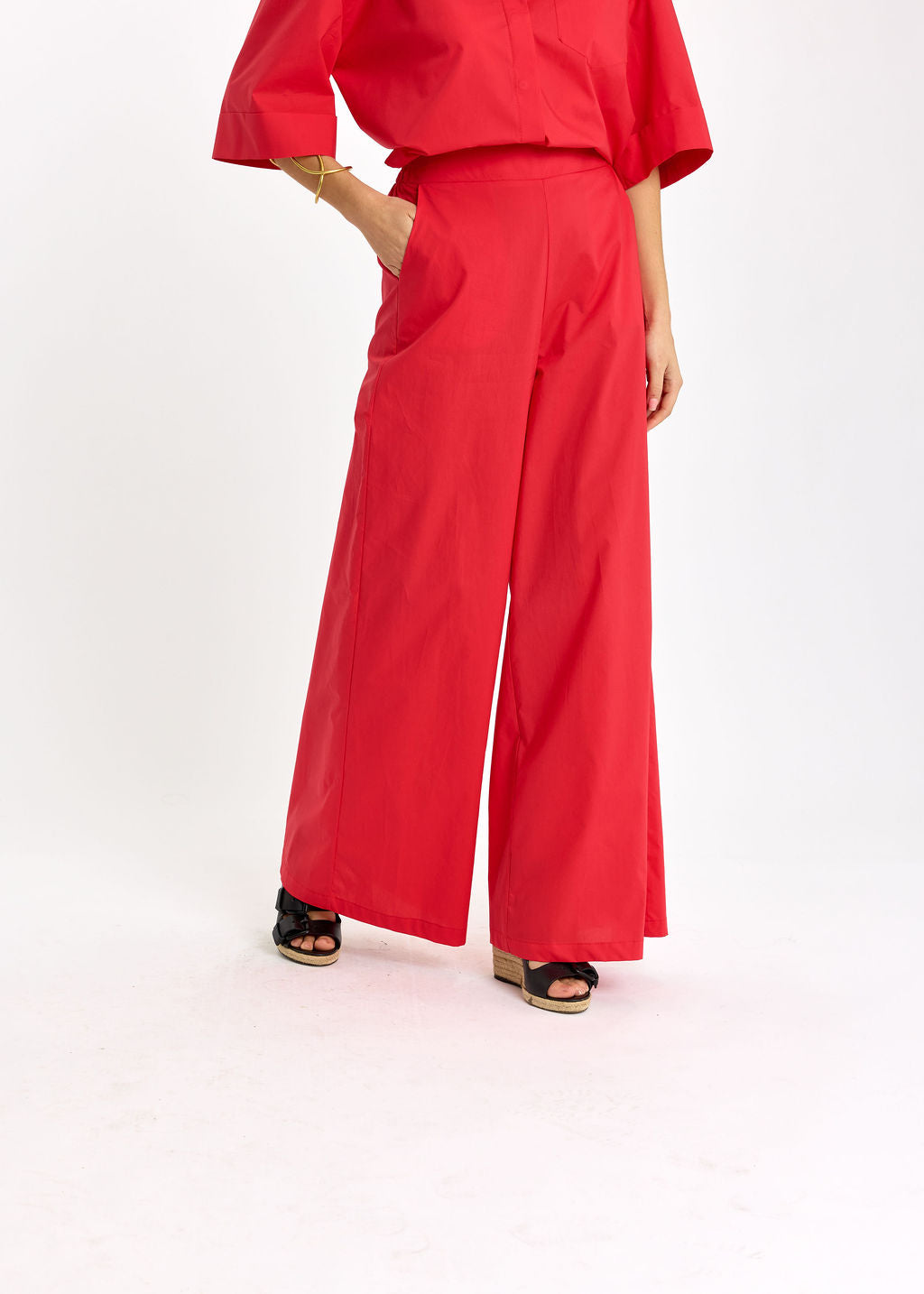 PANTALON LONG ÉVASÉ EN POPELINE UNIE CASSIA ROUGE