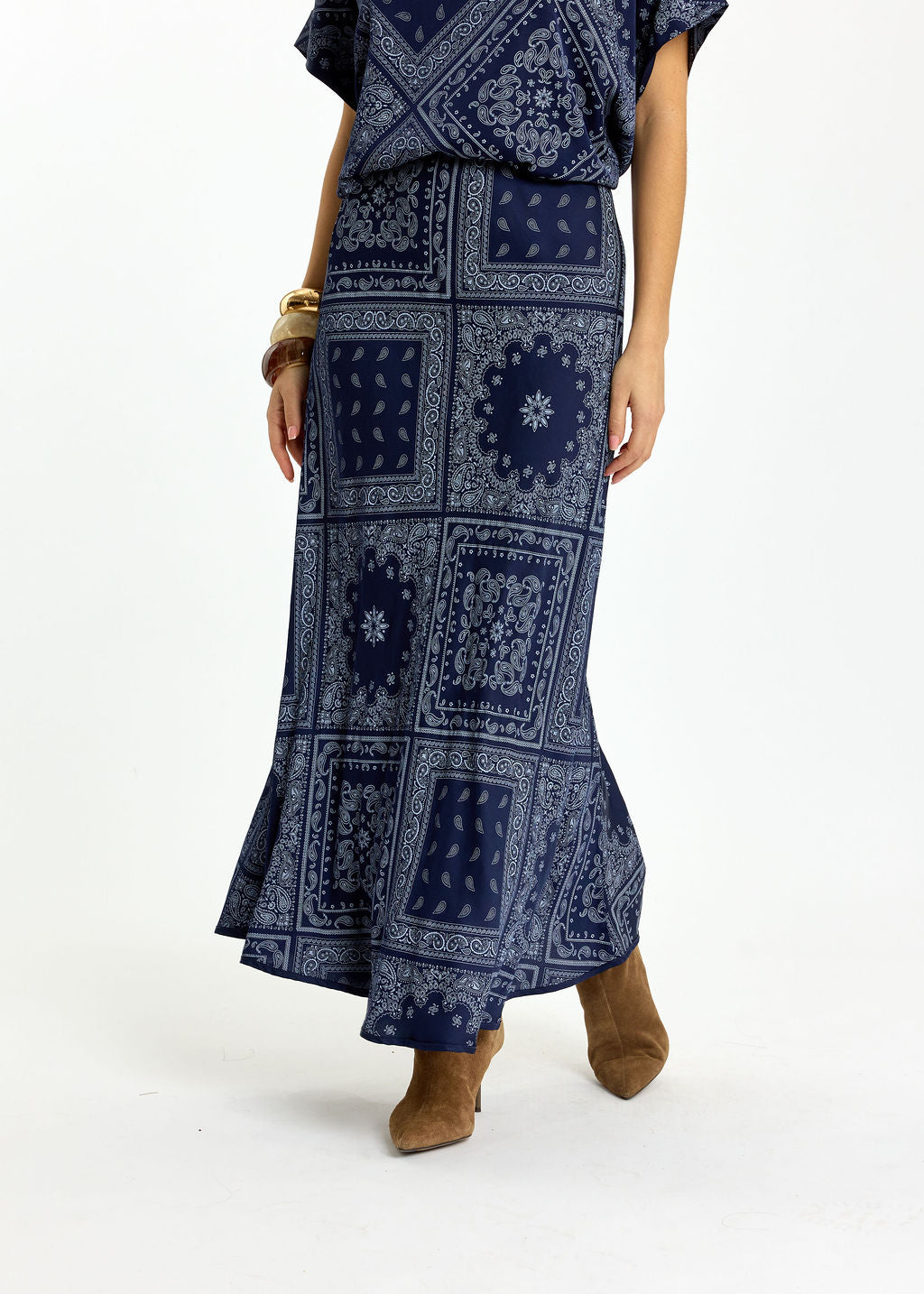 JUPE FITTÉE LÉGEREMENT ÉVASÉE ALMA MARINE