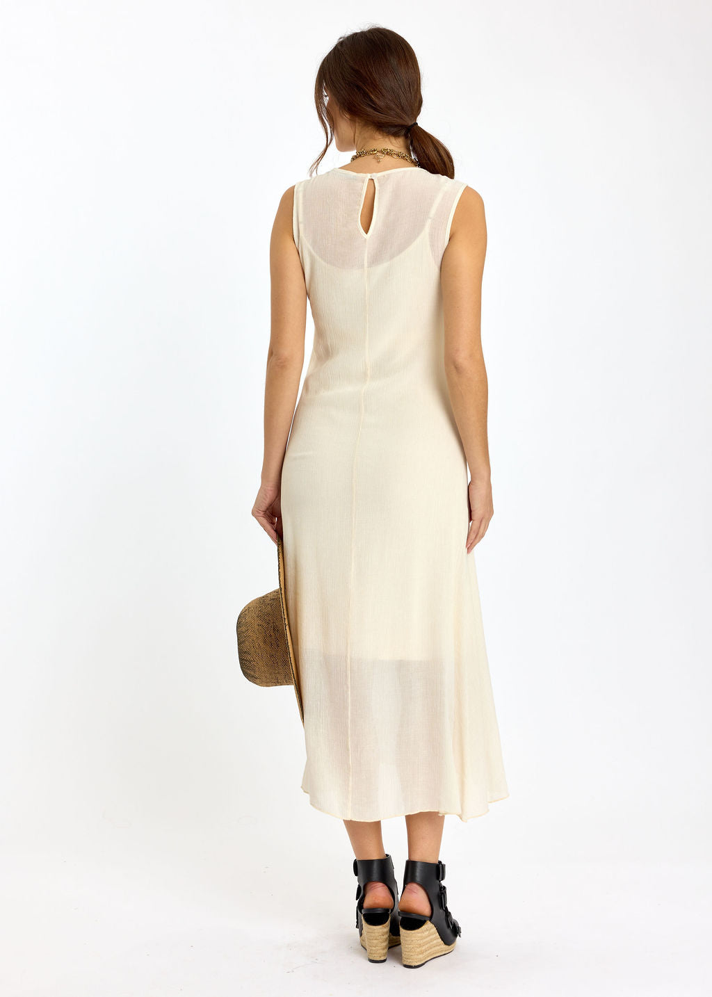 ROBE MIDI EN VISCOSE CRINKLE SUNA ECRU