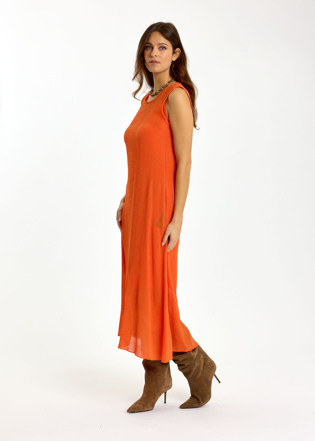 ROBE MIDI EN VISCOSE CRINKLE SUNA MANDARINE
