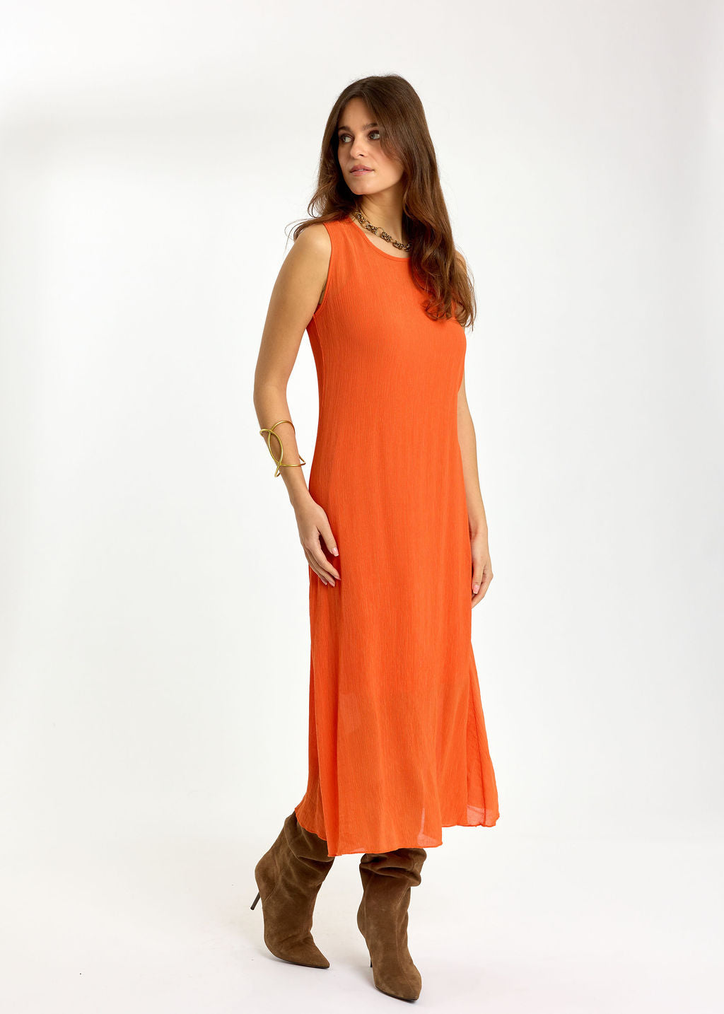 ROBE MIDI EN VISCOSE CRINKLE SUNA MANDARINE