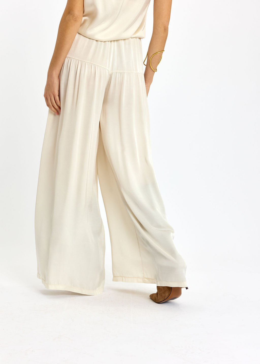 PANTALON FLUIDE AVEC DÉCOUPE AUX HANCHES RYO ECRU