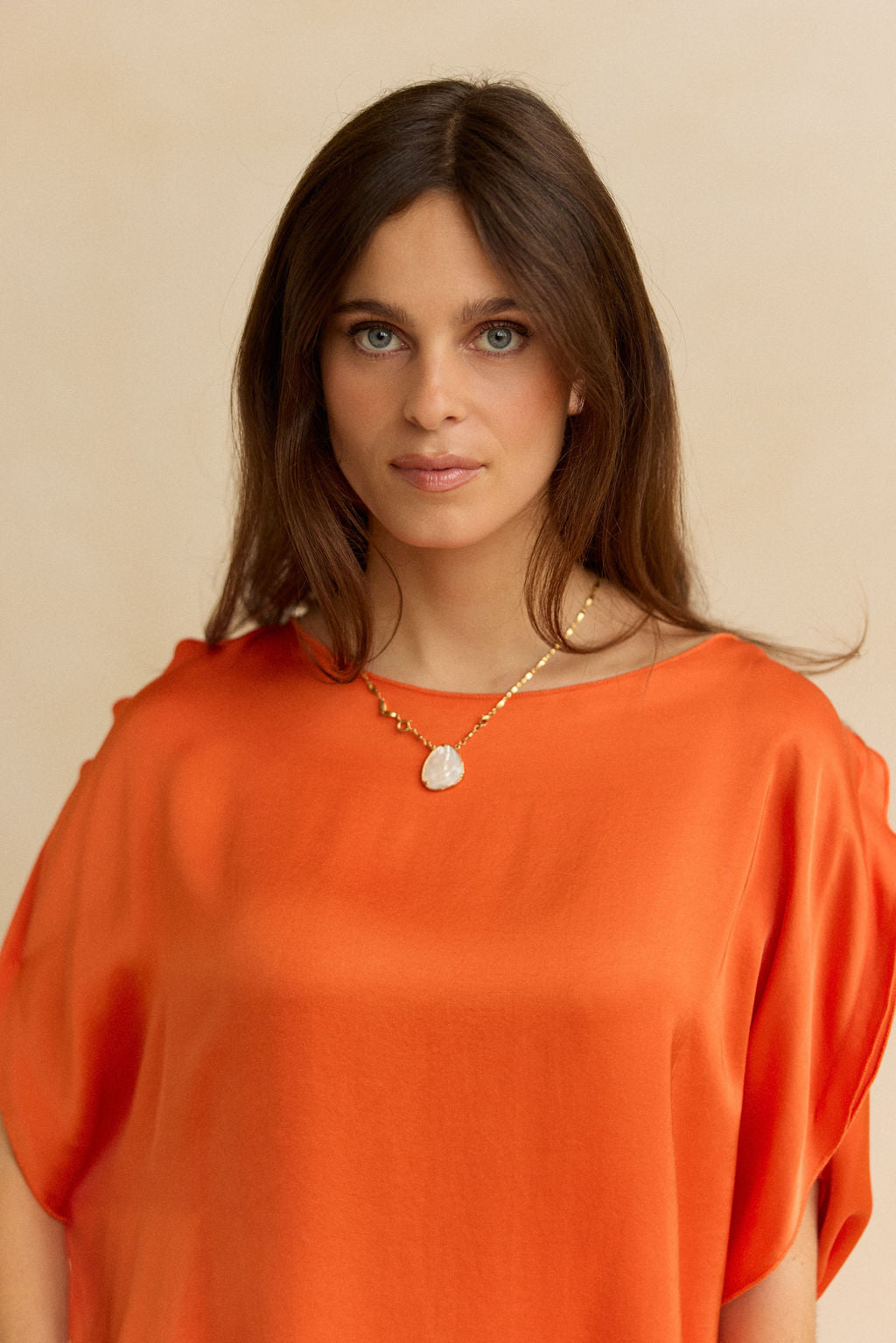TOP AVEC LES CÔTÉS ARRONDIS ISCA MANDARINE
