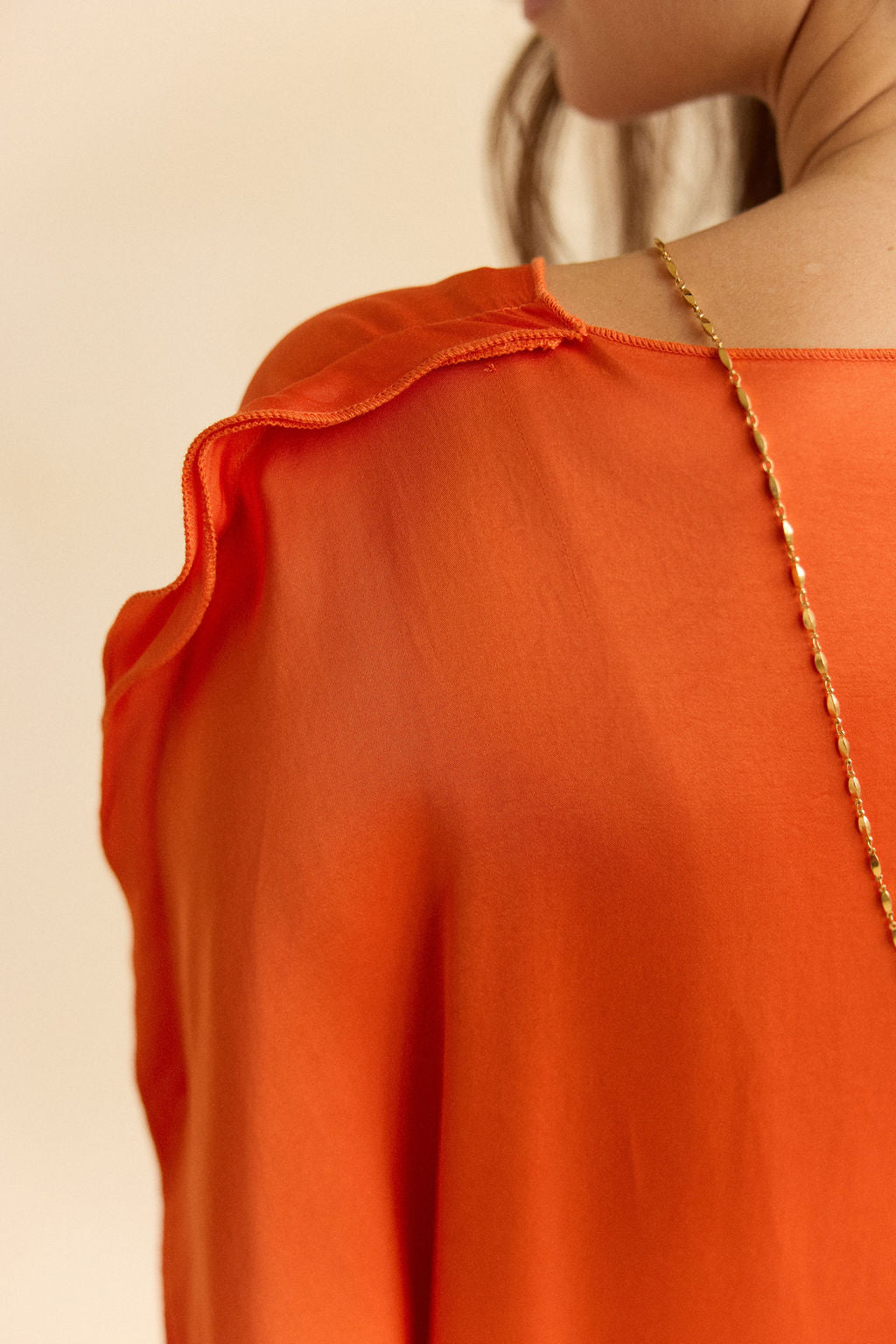 TOP AVEC LES CÔTÉS ARRONDIS ISCA MANDARINE