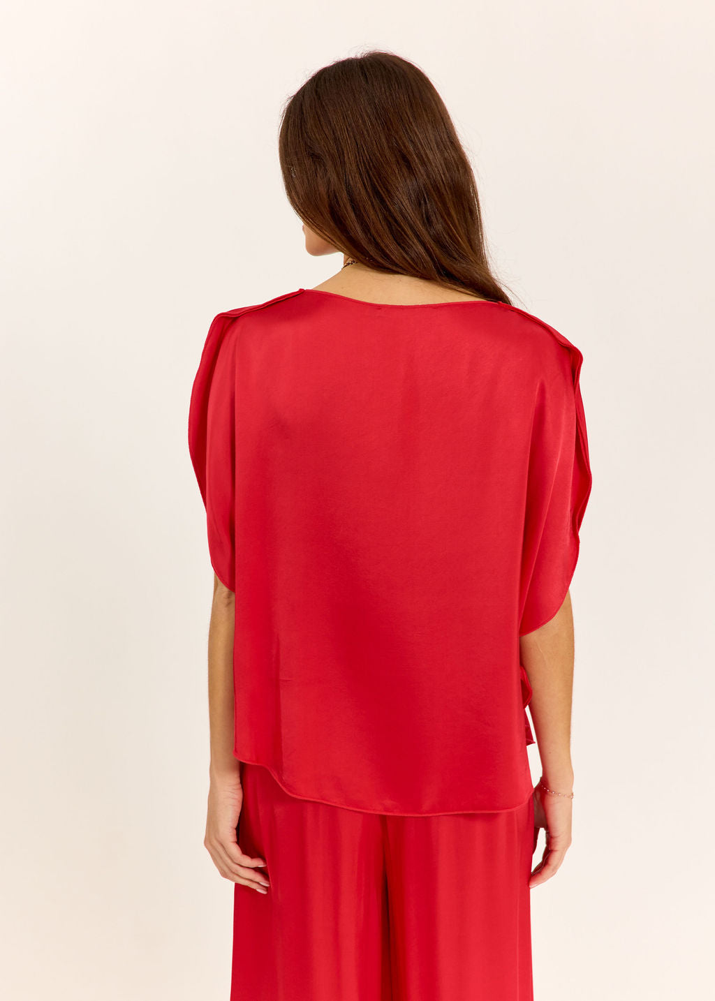 TOP AVEC LES CÔTÉS ARRONDIS ISCA ROUGE