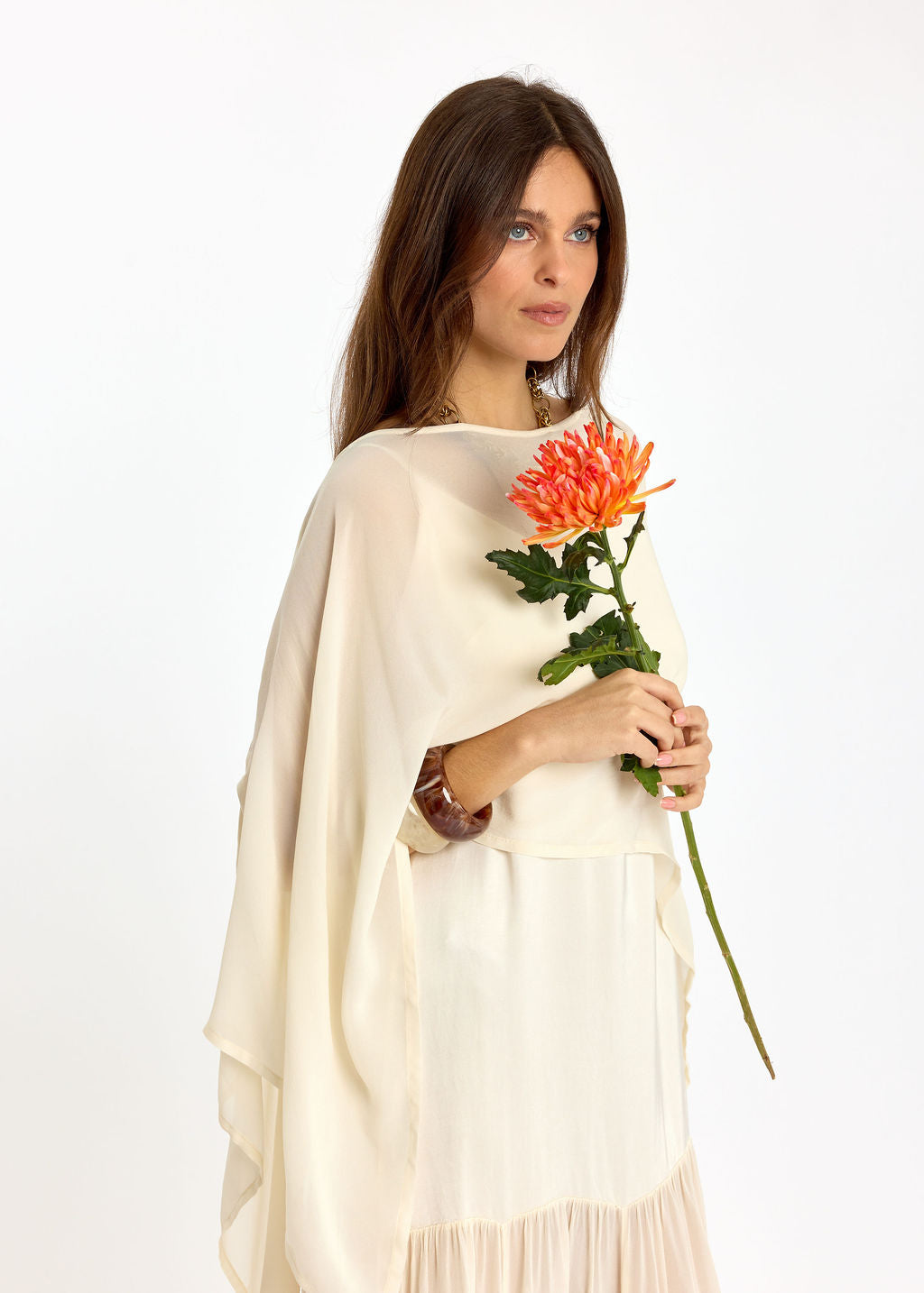CAPE COURTE EN VOILE VISCOSE LINA ÉCRU