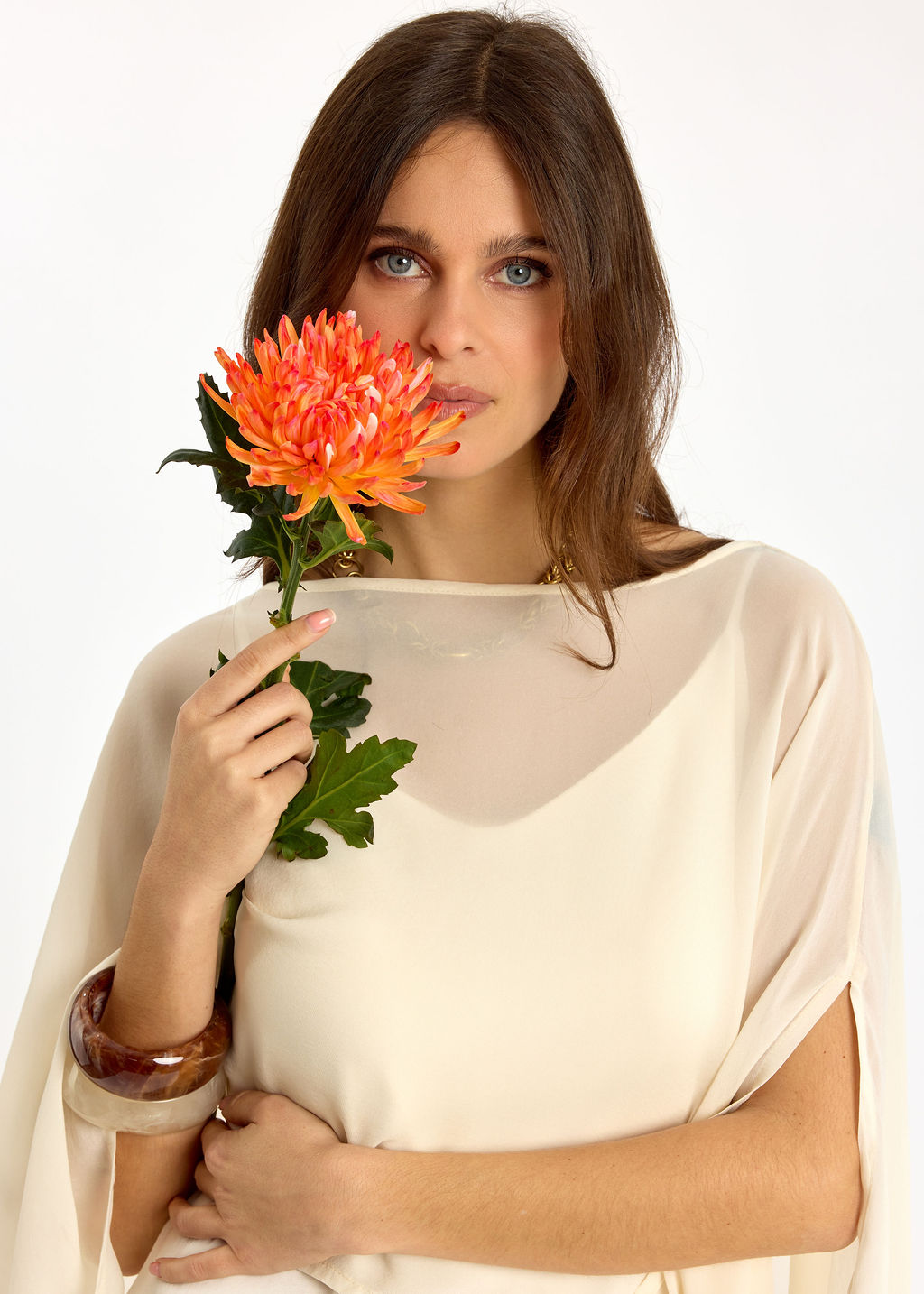 CAPE COURTE EN VOILE VISCOSE LINA ÉCRU