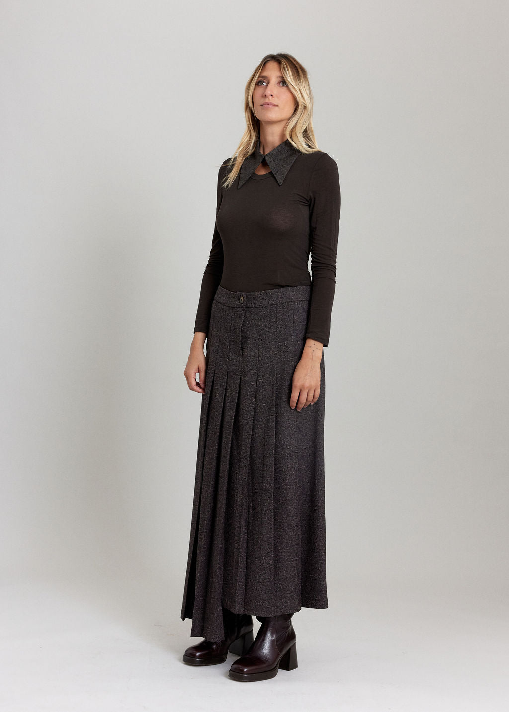 JUPE MIDI À PLIS ASYMÉTRIQUES COVE ESPRESSO