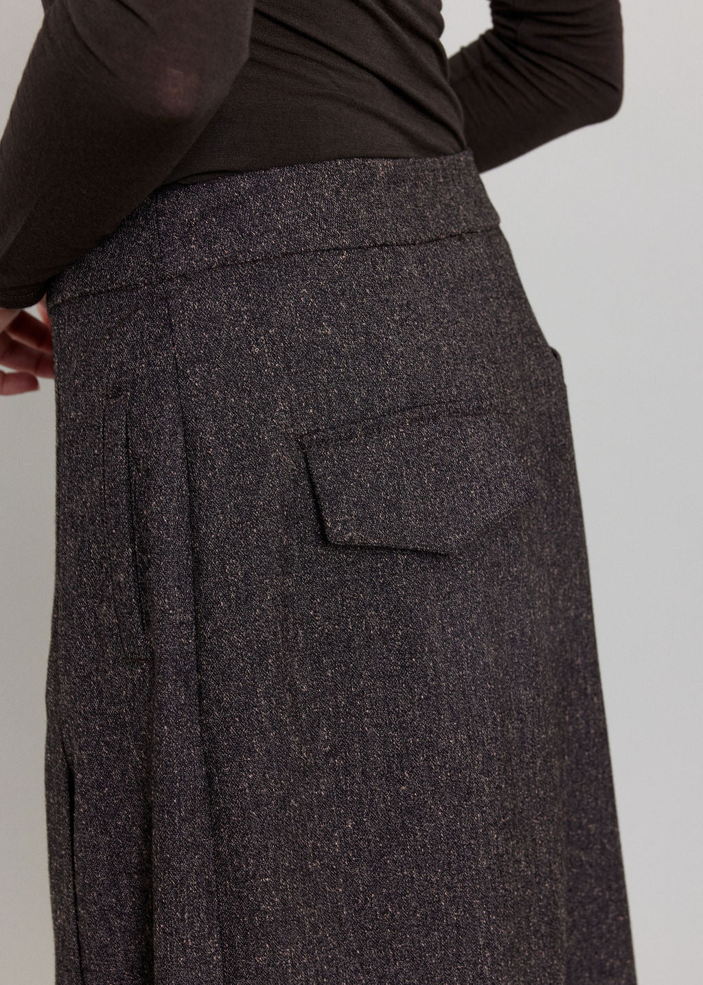 JUPE MIDI À PLIS ASYMÉTRIQUES COVE ESPRESSO