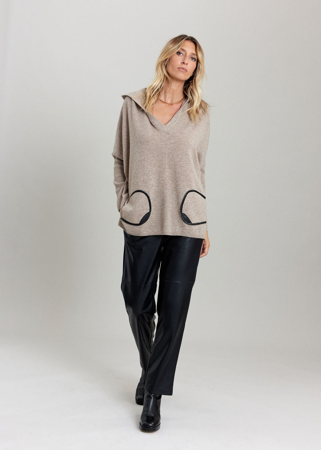 PULL A CAPUCHE CACHEMIRE ELMA TAUPE