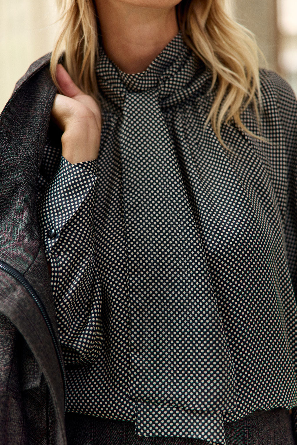 BLOUSE À POIS COL LAVALLIÈRE LAURE POIS