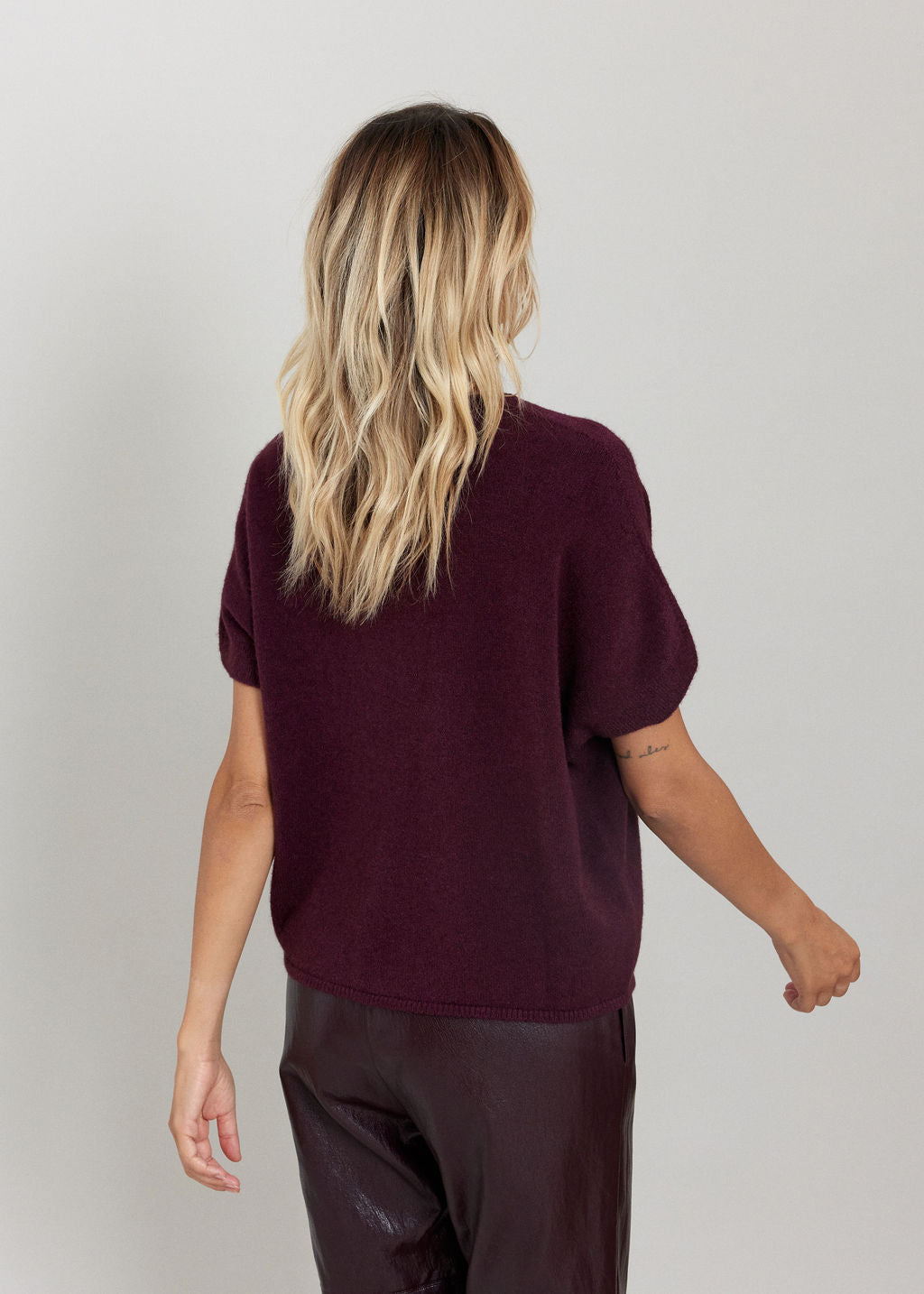 PULL PONCHO COURT POK VINO