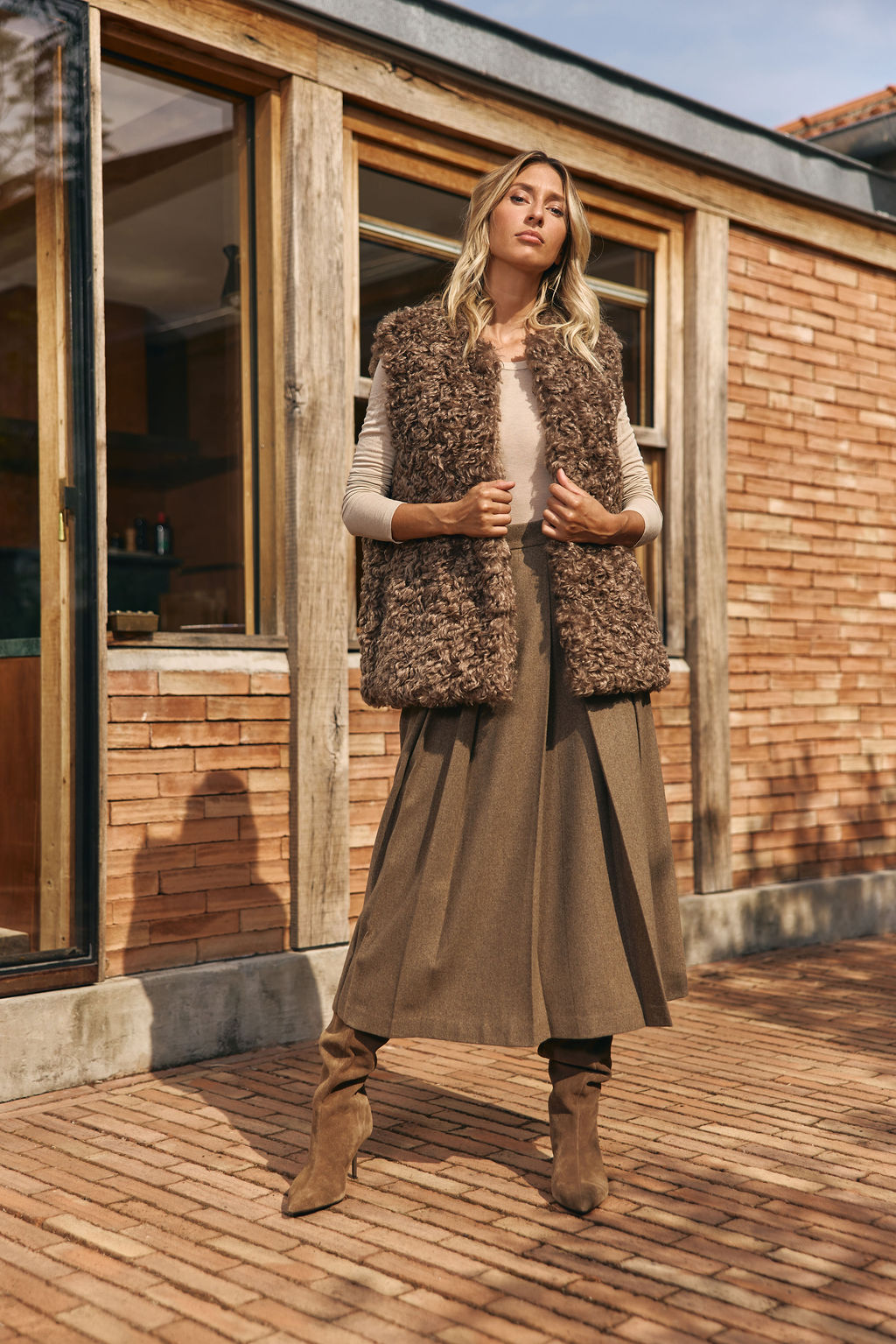 VESTE SANS MANCHES EN FAUSSE FOURRURE BOUCLETTE SWAN ECORCE