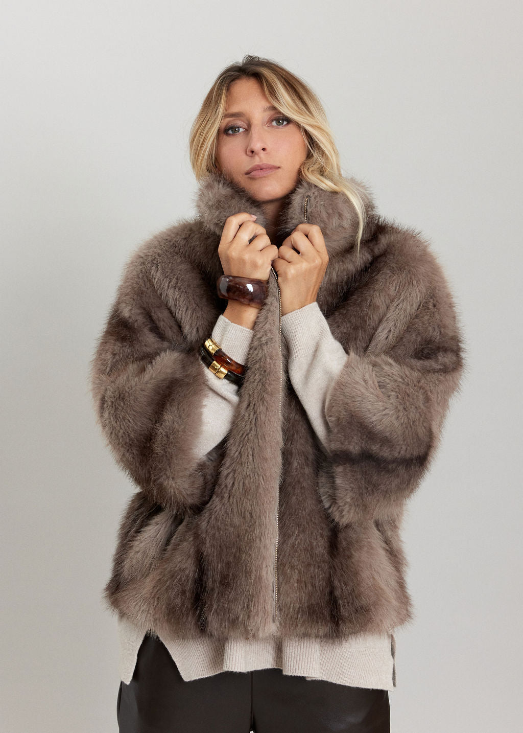 VESTE SANS MANCHES EN FAUSSE FOURRURE DOVA TAUPE