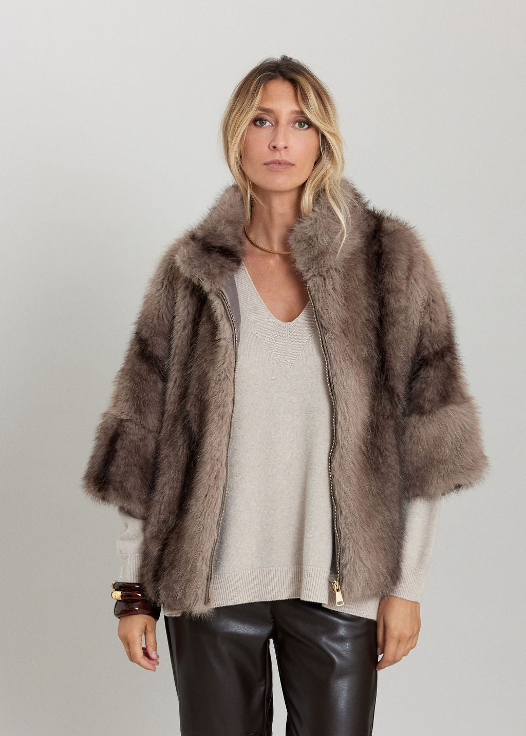 VESTE SANS MANCHES EN FAUSSE FOURRURE DOVA TAUPE