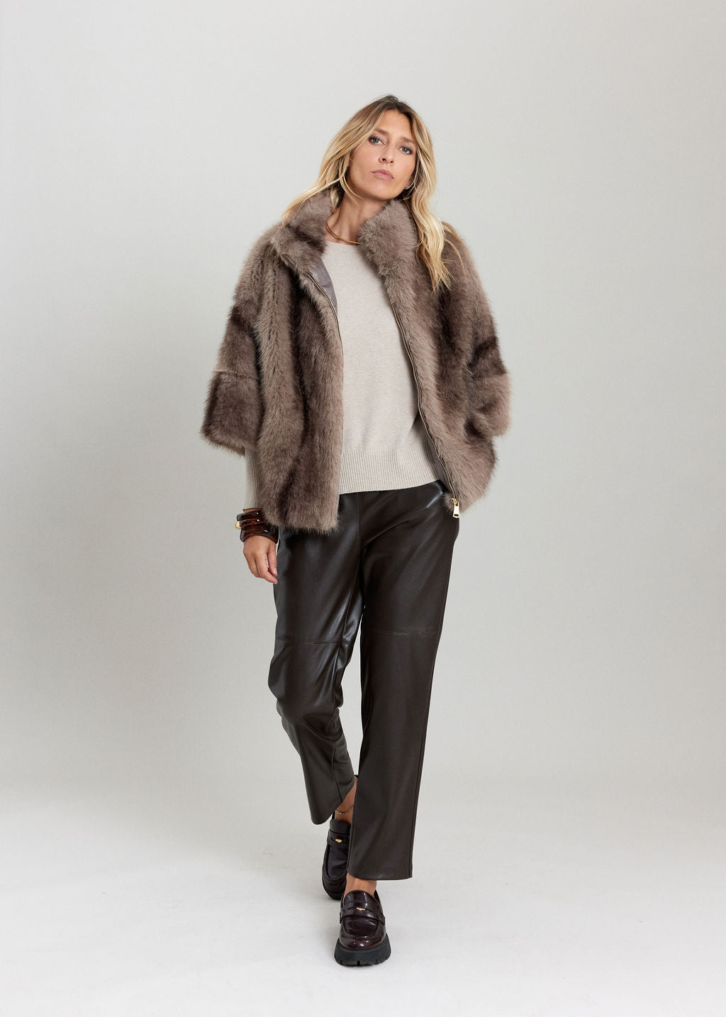 VESTE SANS MANCHES EN FAUSSE FOURRURE DOVA TAUPE