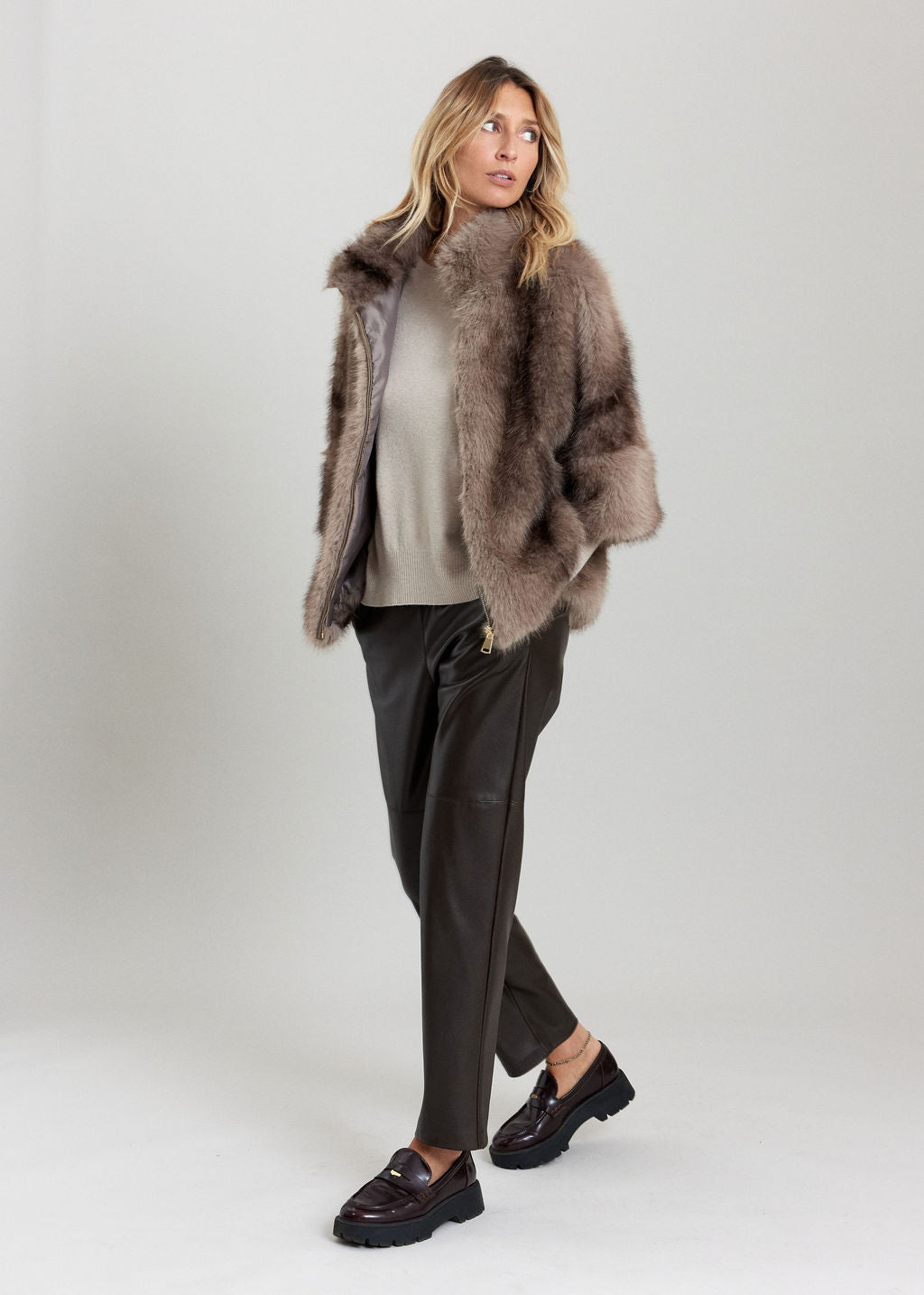 VESTE SANS MANCHES EN FAUSSE FOURRURE DOVA TAUPE