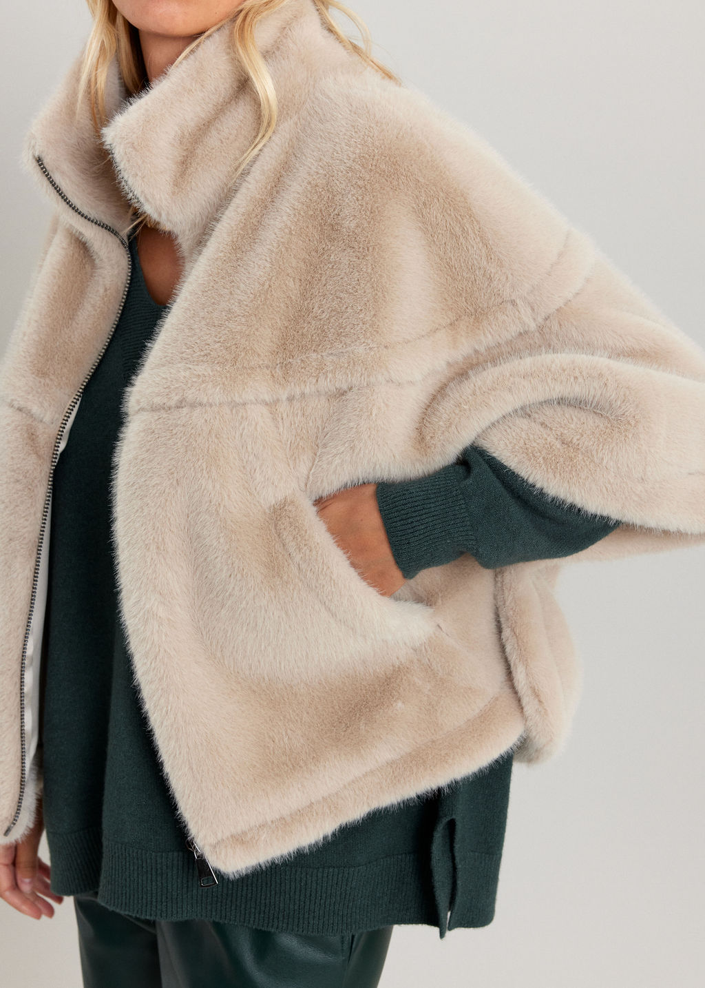 IZA BEIGE FAUX FUR PONCHO