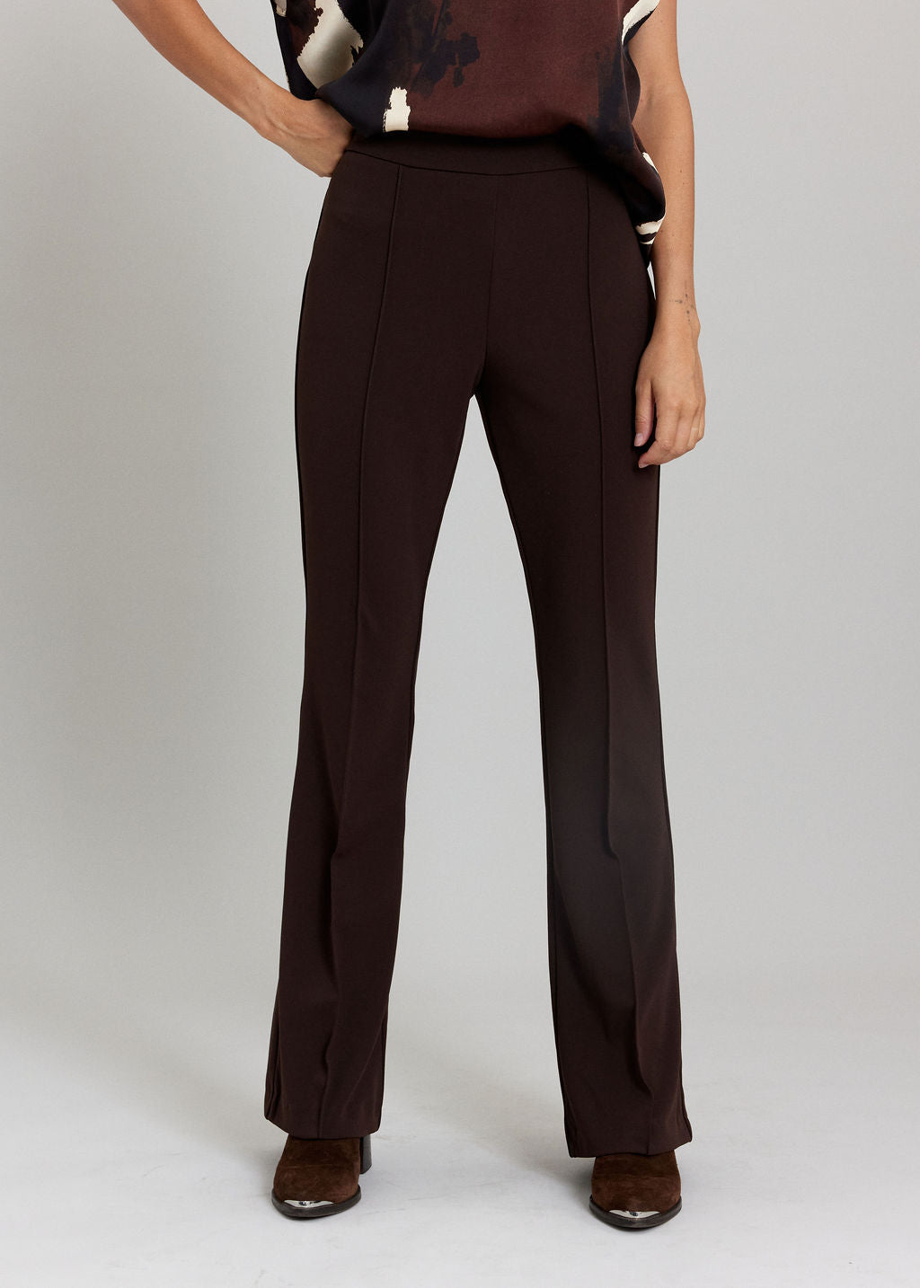 PANTALON LÉGÈREMENT ÉVASÉ STRETCH JADE CAFÉ