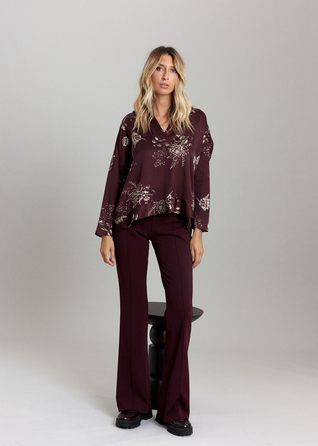 PANTALON LÉGÈREMENT ÉVASÉ STRETCH JADE VINO