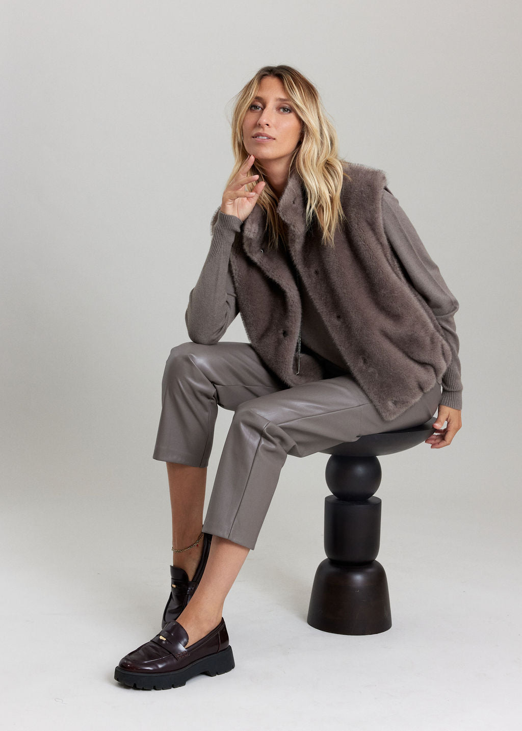 GILET SANS MANCHES BI-MATIÈRE À EFFET IRISÉ BICOLORE SILAM TAUPE