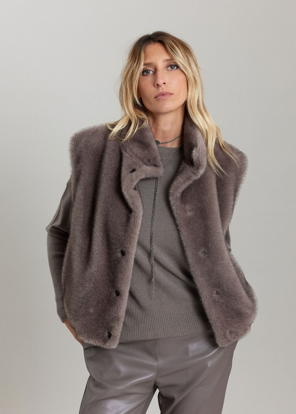 GILET SANS MANCHES BI-MATIÈRE À EFFET IRISÉ BICOLORE SILAM TAUPE