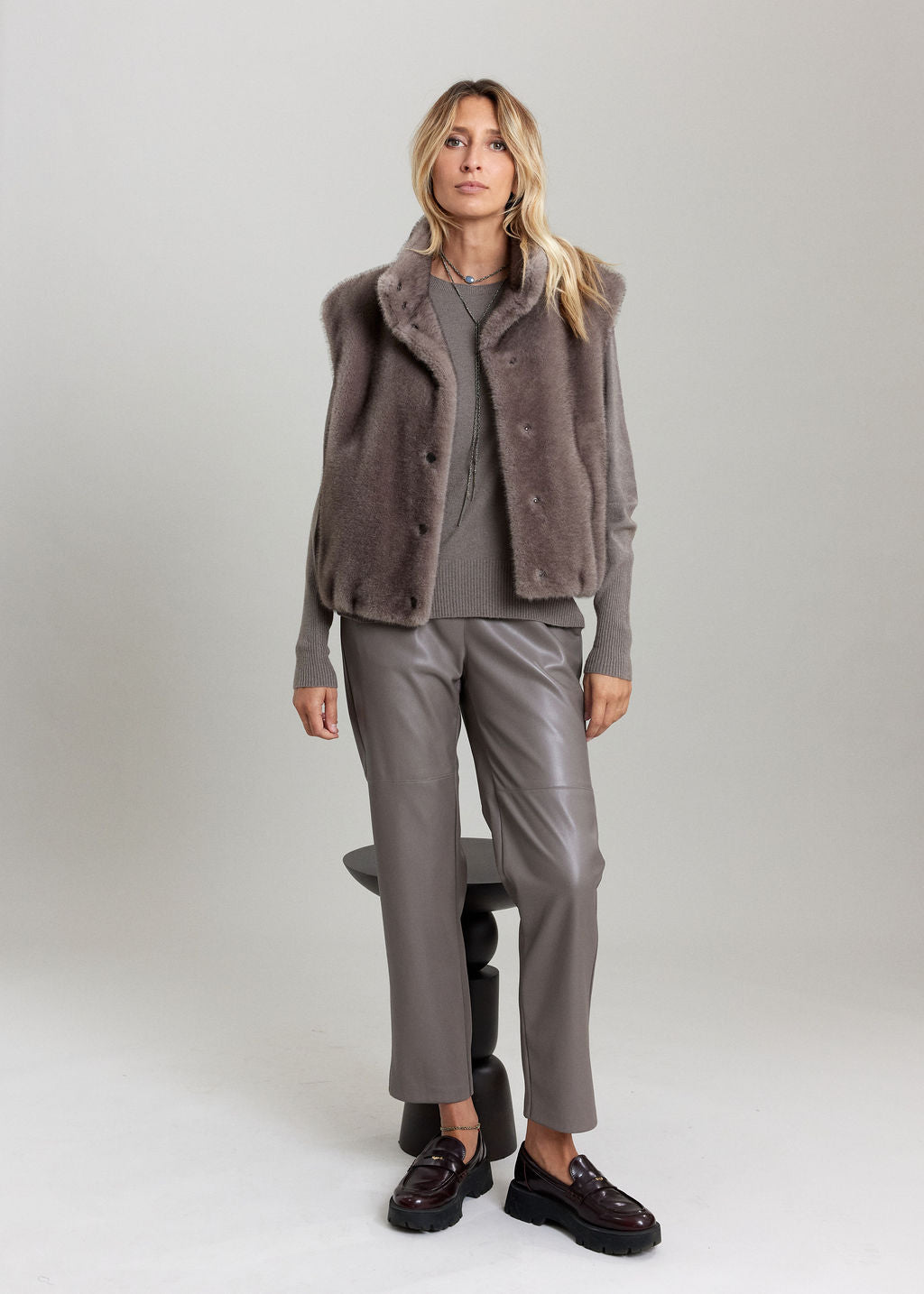GILET SANS MANCHES BI-MATIÈRE À EFFET IRISÉ BICOLORE SILAM TAUPE