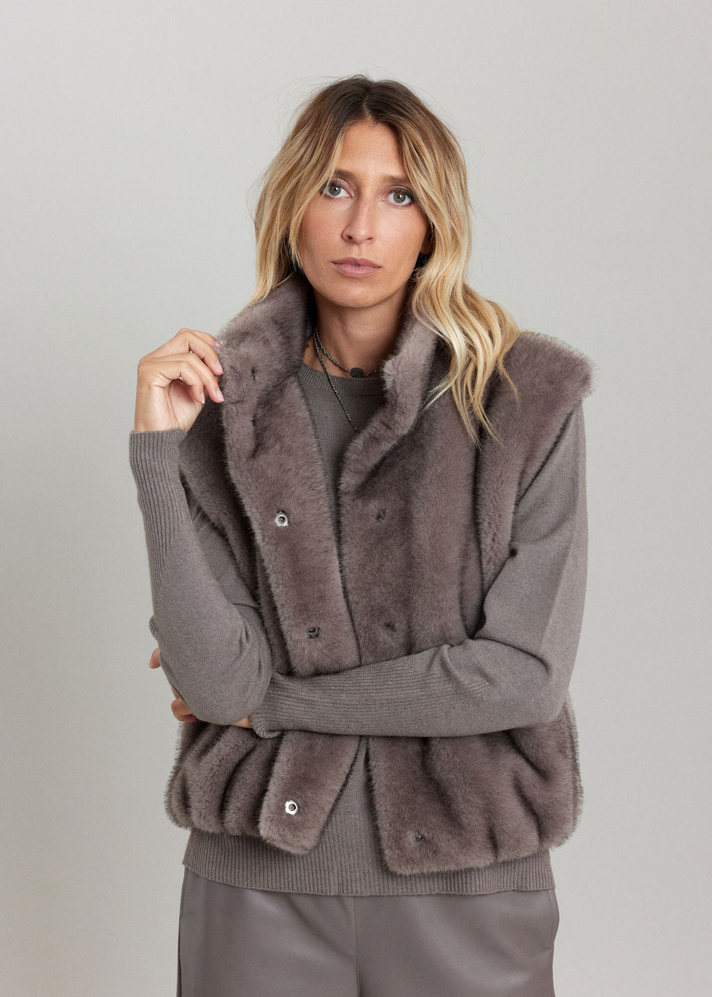 GILET SANS MANCHES BI-MATIÈRE À EFFET IRISÉ BICOLORE SILAM TAUPE