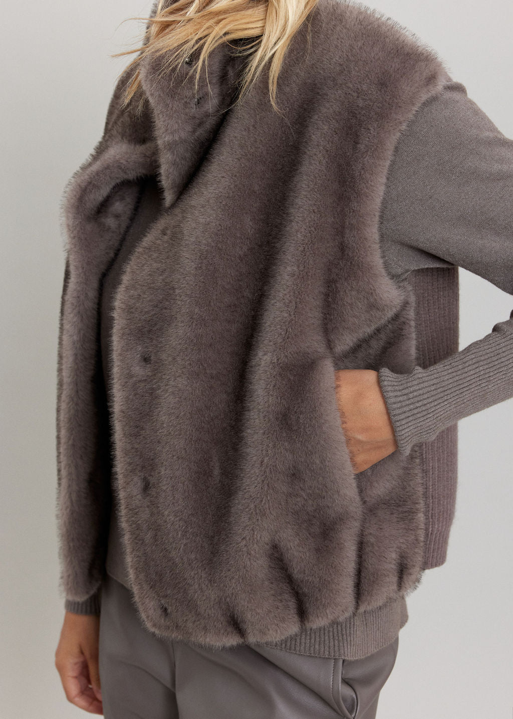GILET SANS MANCHES BI-MATIÈRE À EFFET IRISÉ BICOLORE SILAM TAUPE