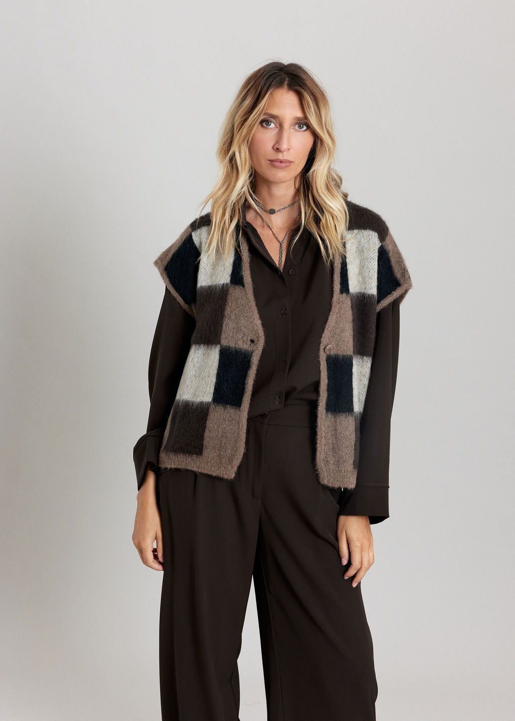 GILET SANS MANCHES OVERSIZE À CARREAUX ABBI MOKA