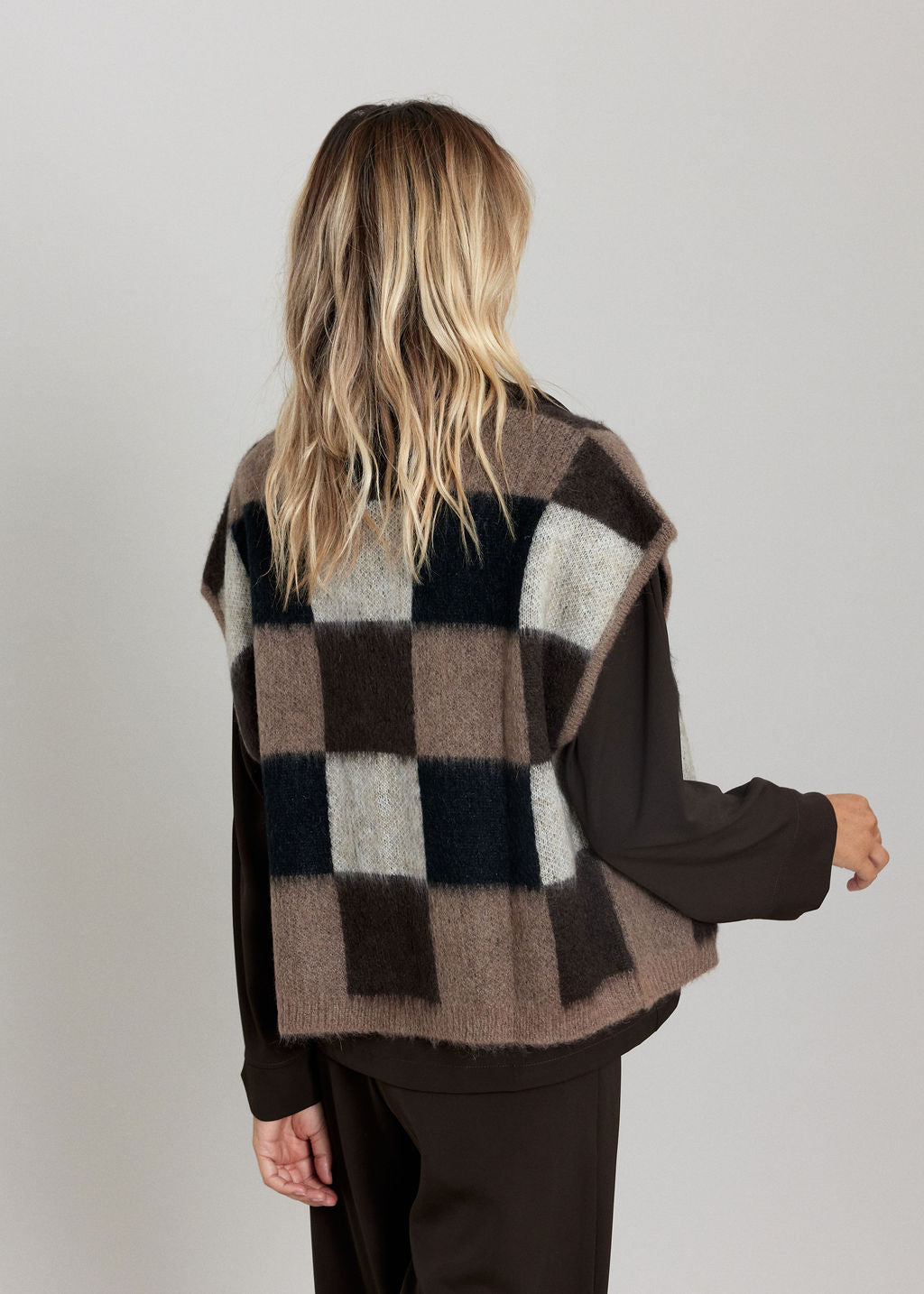 GILET SANS MANCHES OVERSIZE À CARREAUX ABBI MOKA