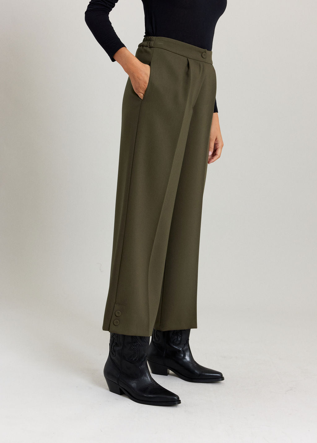 ALMA BRONZE STRAIGHT-LEG SHORTS