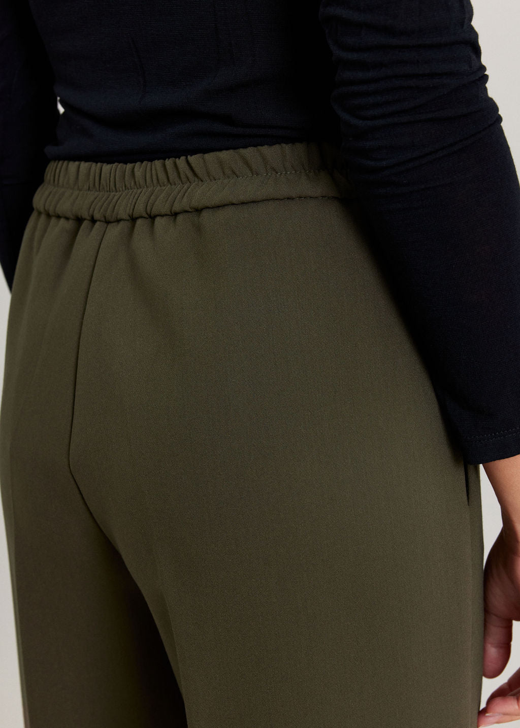 ALMA BRONZE STRAIGHT-LEG SHORTS