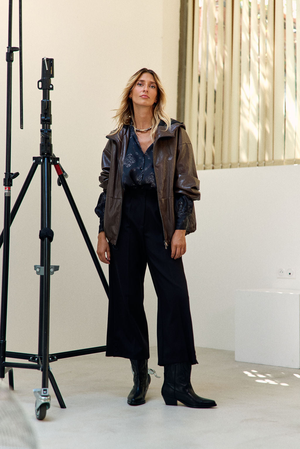 ALMA NOIR STRAIGHT-LEG SHORTS