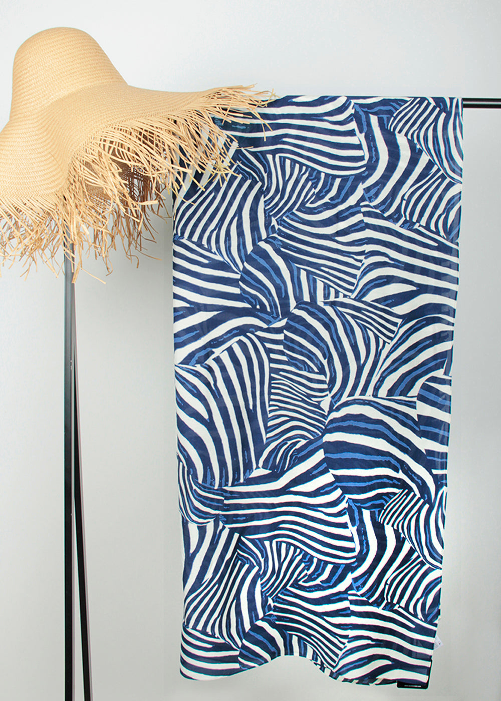 Large écharpe bleu | Vêtements Femme Lauren Vidal 1